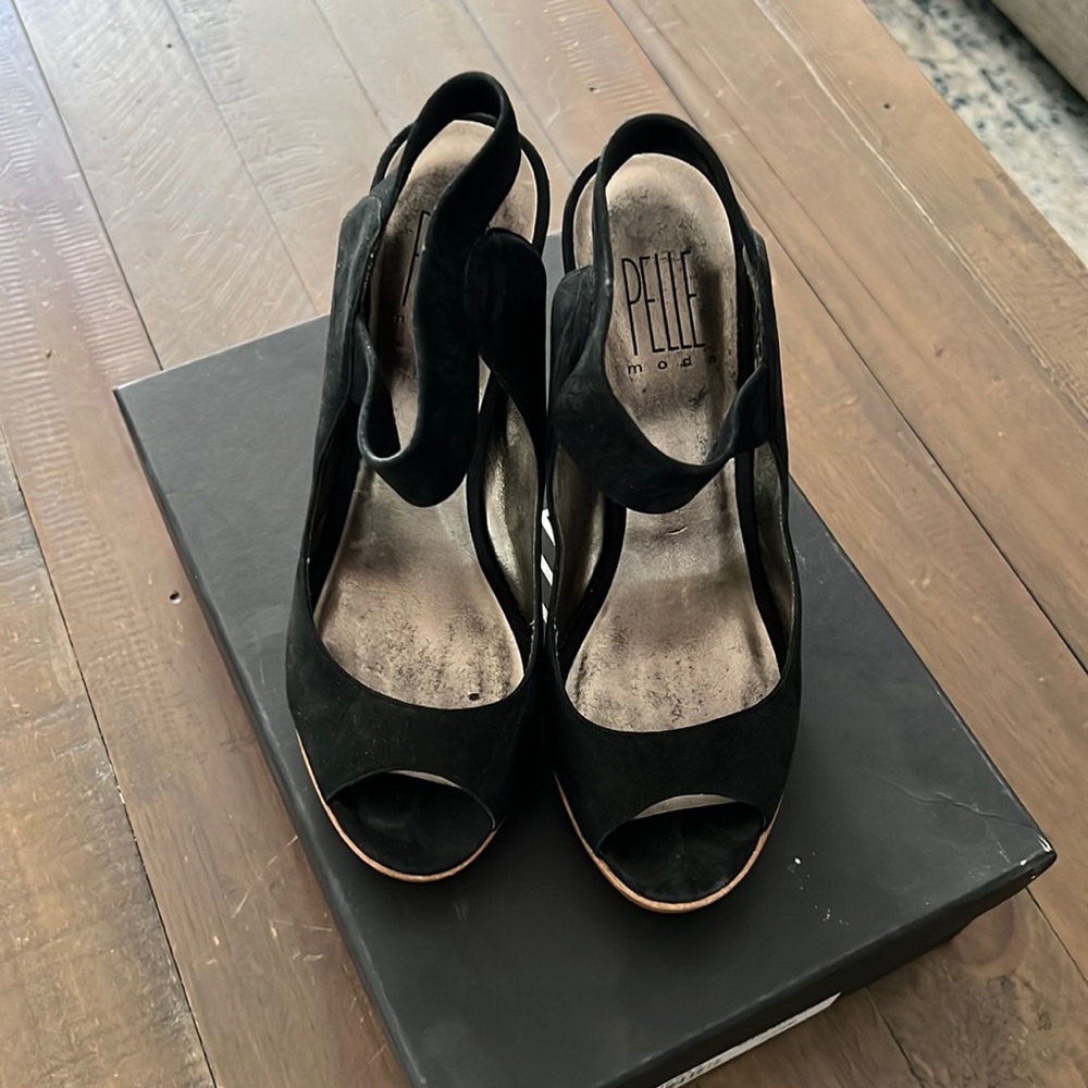 Black shoe